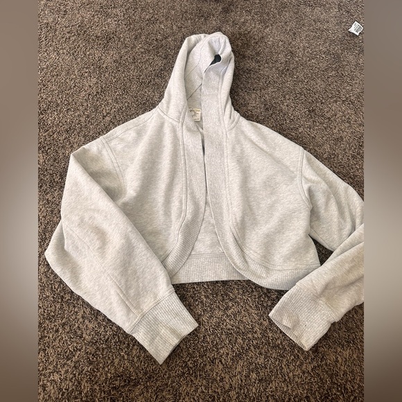 OFFLINE By Aerie Throw-Back Shrug in light heather grey size large - Picture 4 of 5